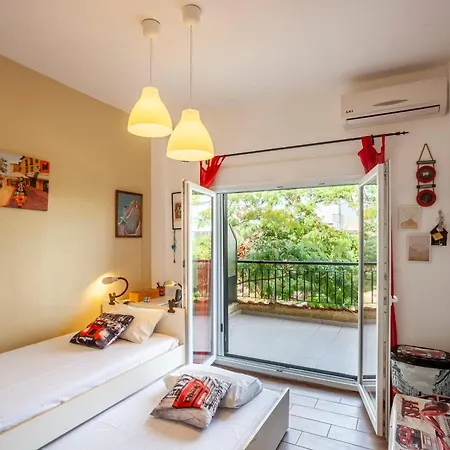 The Garden Willa Hanioti